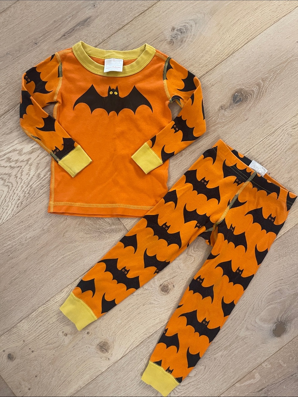 Hanna Andersson Halloween bat pajama set unisex size 3